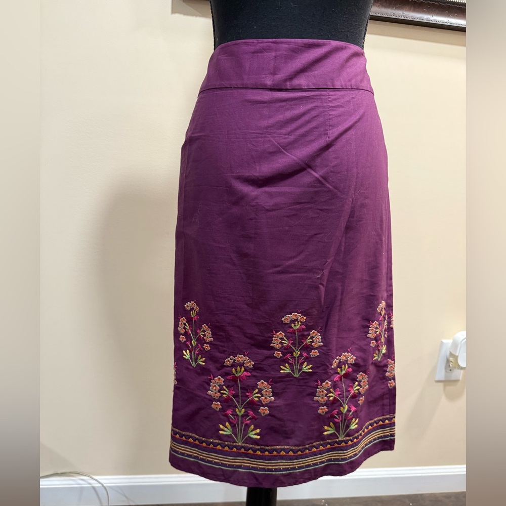 Talbots Plum Purple Skirt with Embroidered Floral Pattern - Picture 5 of 6